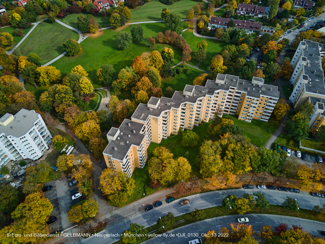 13.10.2022 - Fassadensanierung am Karl-Marx-Ring 53-57c in Neuperlach